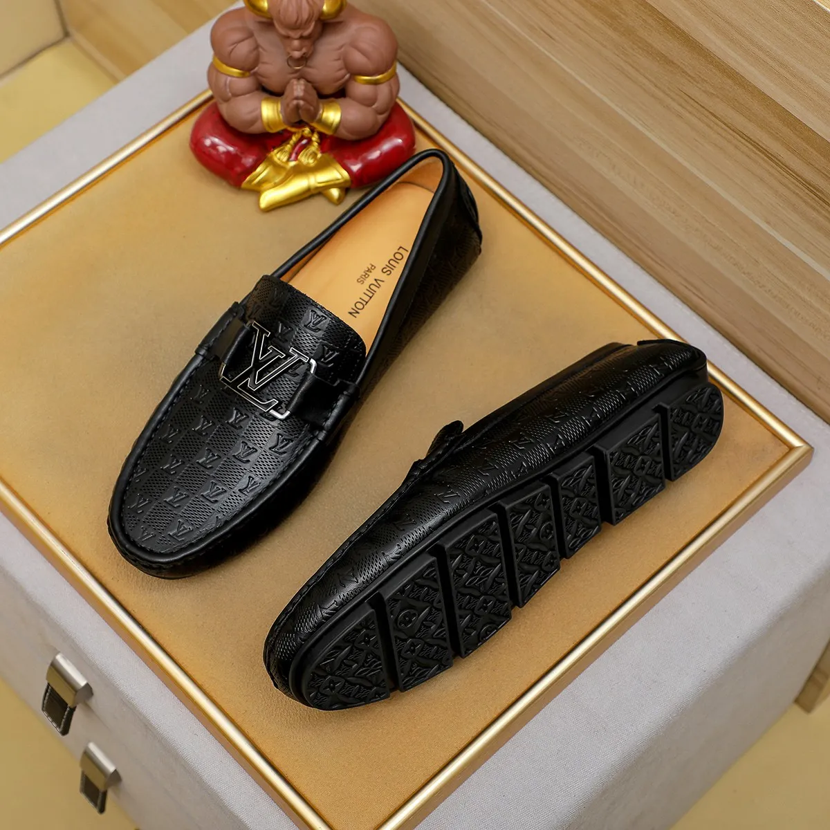 Men's shoes 💰360 💰 LV Louis Vuitton's top-quality Peaches men's shoes 💯Original copy of the official website, the upper is made of imported official website 1:1 material ❌Italian 🇮🇹 cowhide surface, imported pigskin lining. It’s definitely not made with ordinary craftsmanship, it’s the model used by celebrities! The factory’s craftsmanship is designed to create the most perfect shoes for trendy men! Colors available! 38-44 yards